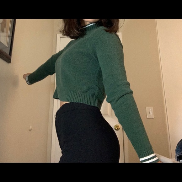 Green Cropped Sweater - Picture 4 of 4